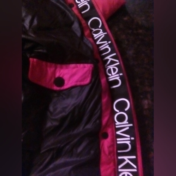 CALVIN KLEIN SKI JACKET IN PERFECT CONDITION! - Picture 8 of 9
